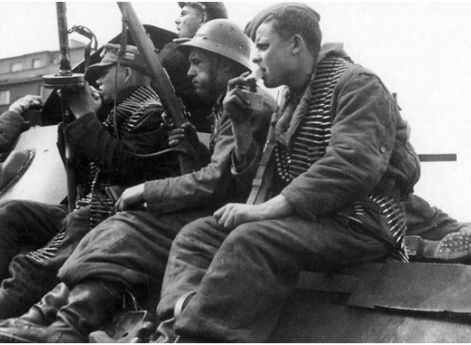 Солдаты РОА в промежуток боев за Прагу. 6 – 7 мая 1945 г.