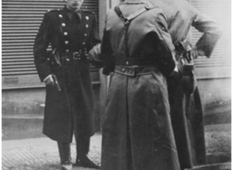 Конфликт между чешским полицейским и патрулем вермахта. 5 мая 1945 г.