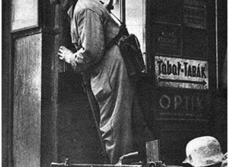 Чешские повстанцы в боях за Прагу. Май 1945 г.