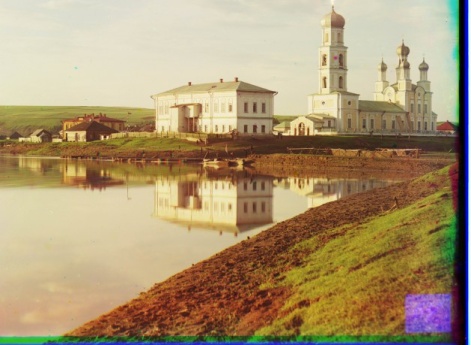 Храм Рождества Христова в селе Верхние Городки на р. Чусовой.