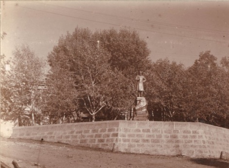 Пермская губерния, Верхотурский уезд, Кушва. Памятник Императору Александру III.