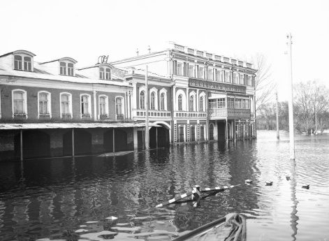 Нижегородская ярмарка. Нижегородская улица. Нижний Новгород.
