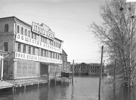 Нижегородская ярмарка. Театральная площадь. Нижний Новгород.