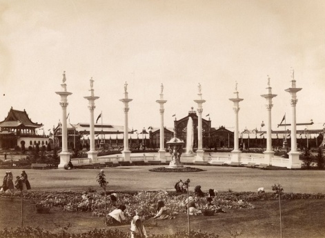 Всероссийская промышленная и художественная выставка 1896 года. Оформление площади у главного входа на выставку. Нижний Новгород.