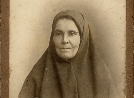 Портрет пожилой женщины в темном платке.  Астрахань.