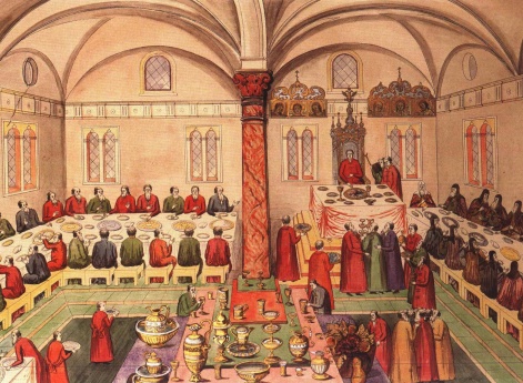 При Сытенном  дворе состоят «степенный клюшник, да четыре человека путных, а честию они будут против дворян»