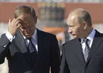 In a Visit, Putin Tries to Ease Rifts With Poland 