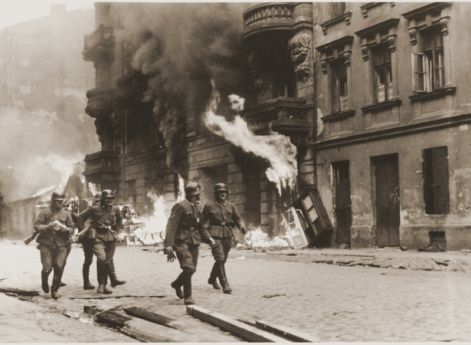 Горящее Варшавское гетто