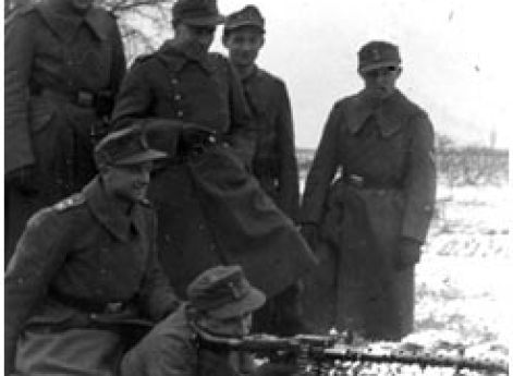 Польские солдаты вермахта на стрельбах. Франция. Март 1944 г.