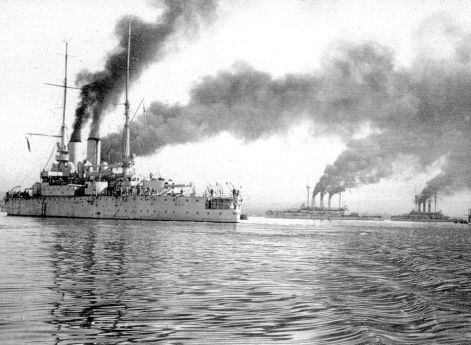 Бригада линейных кораблей Черноморского флота в Северной бухте Севастополя, 1910-е годы. Линкор Ростислав.