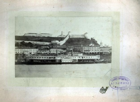 Вид на Нижегородский кремль с рейда реки Волги.