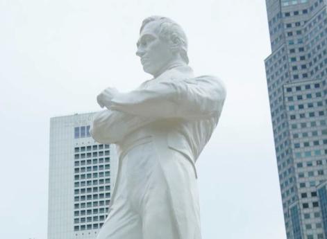 Памятник Стемфорду Раффлзу в Сингапуре