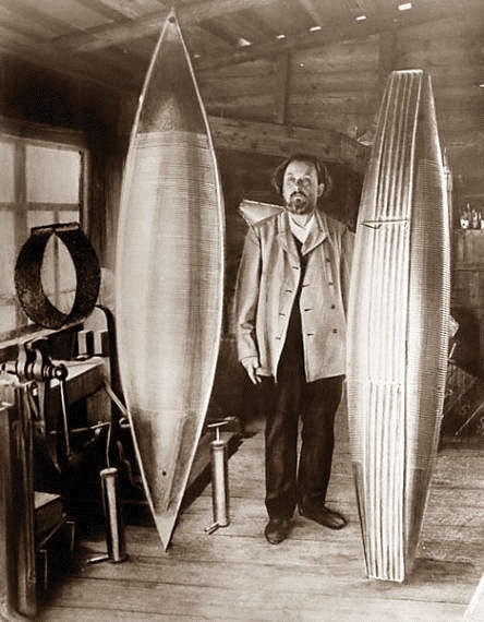 Заведующий Чрезвычайкой очень мне понравился, потому что отнесся ко мне без предубеждений и внимательно