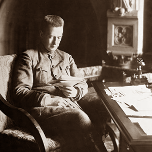 Мережковский вызван по требованию Керенского в министерство для беседы