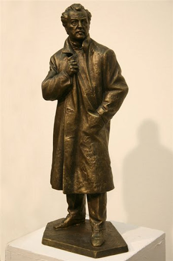 В Костроме открывается памятник Александру Зиновьеву