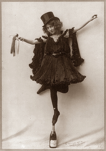 Ленину очень нужны статьи против «богдановских пошлостей в философии»