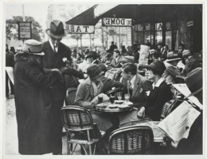 Простите, что в день Ваших именин поминаю об эмиграции — Бог с ними, надоели!