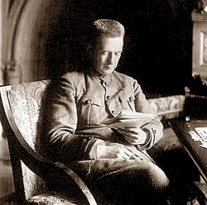 Я сказал ему, чтобы он не забывал, что я - анархист