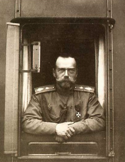 Будь Николай II и его предки умны, — а они были в общем народ скорее глупый, — может быть, всего более следовало бы внедрить в народ наш красоту жизни, и именно потому, что он — циник